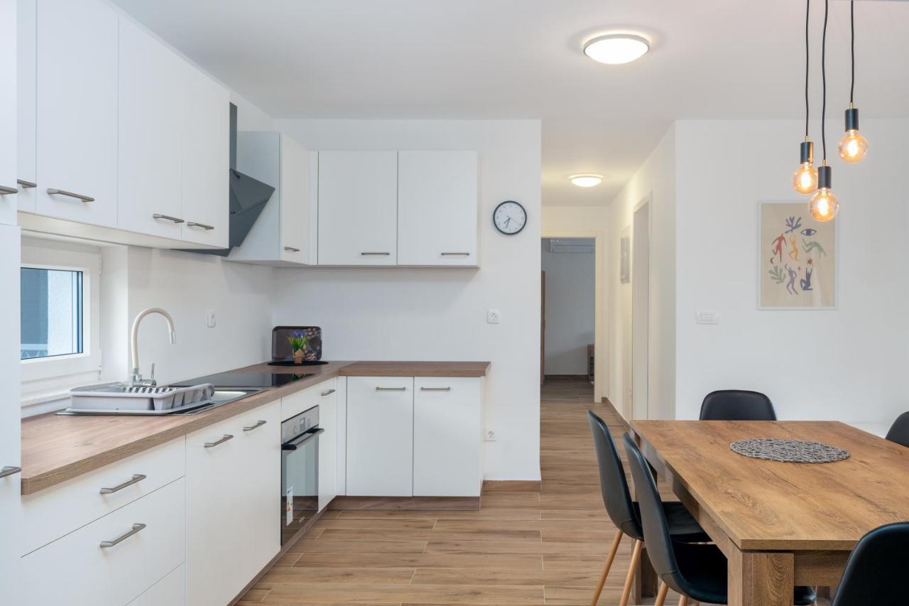 Number One Apartments 维尔 外观 照片